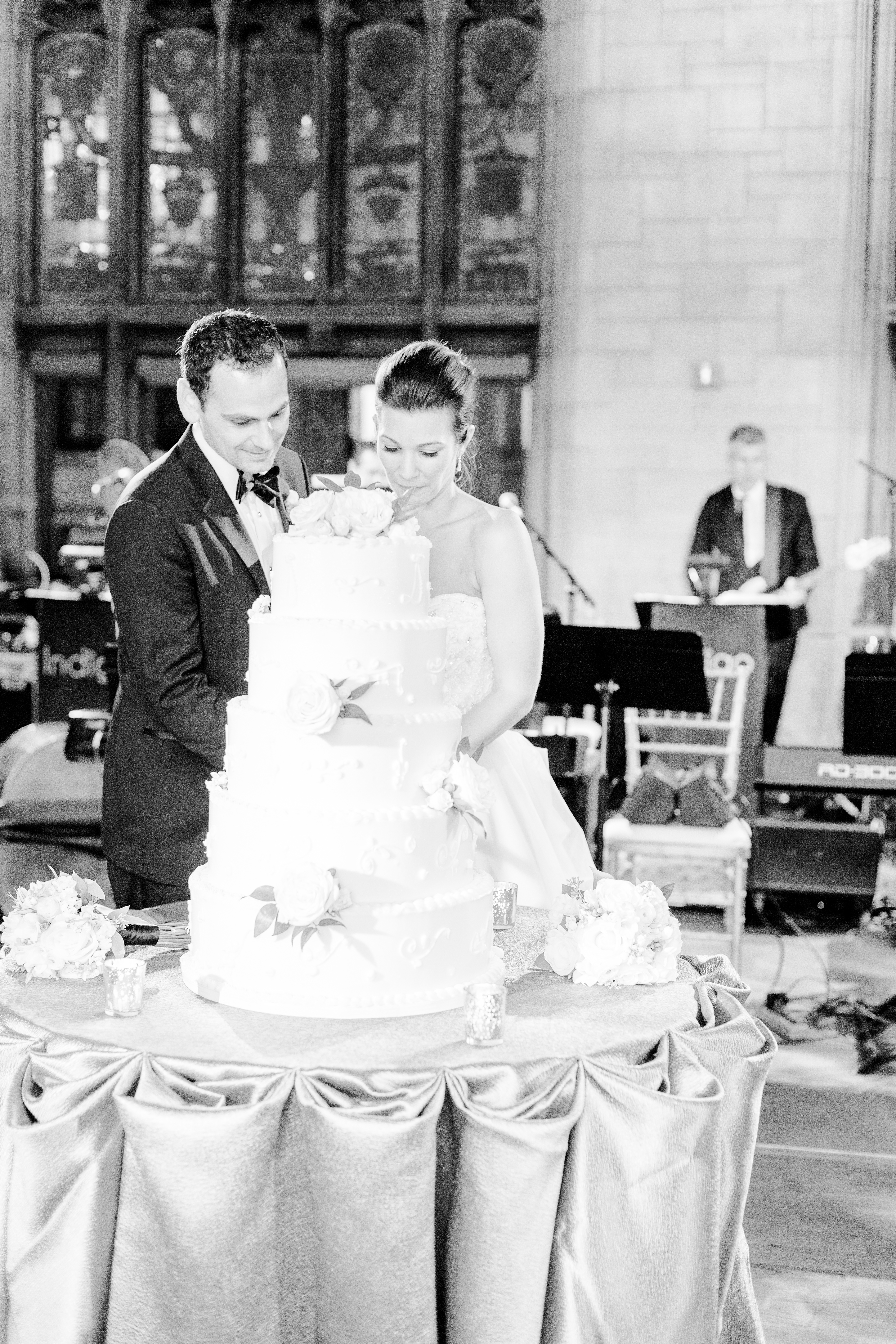 ClassicElegantDowntownChicagoWedding_0030.jpg