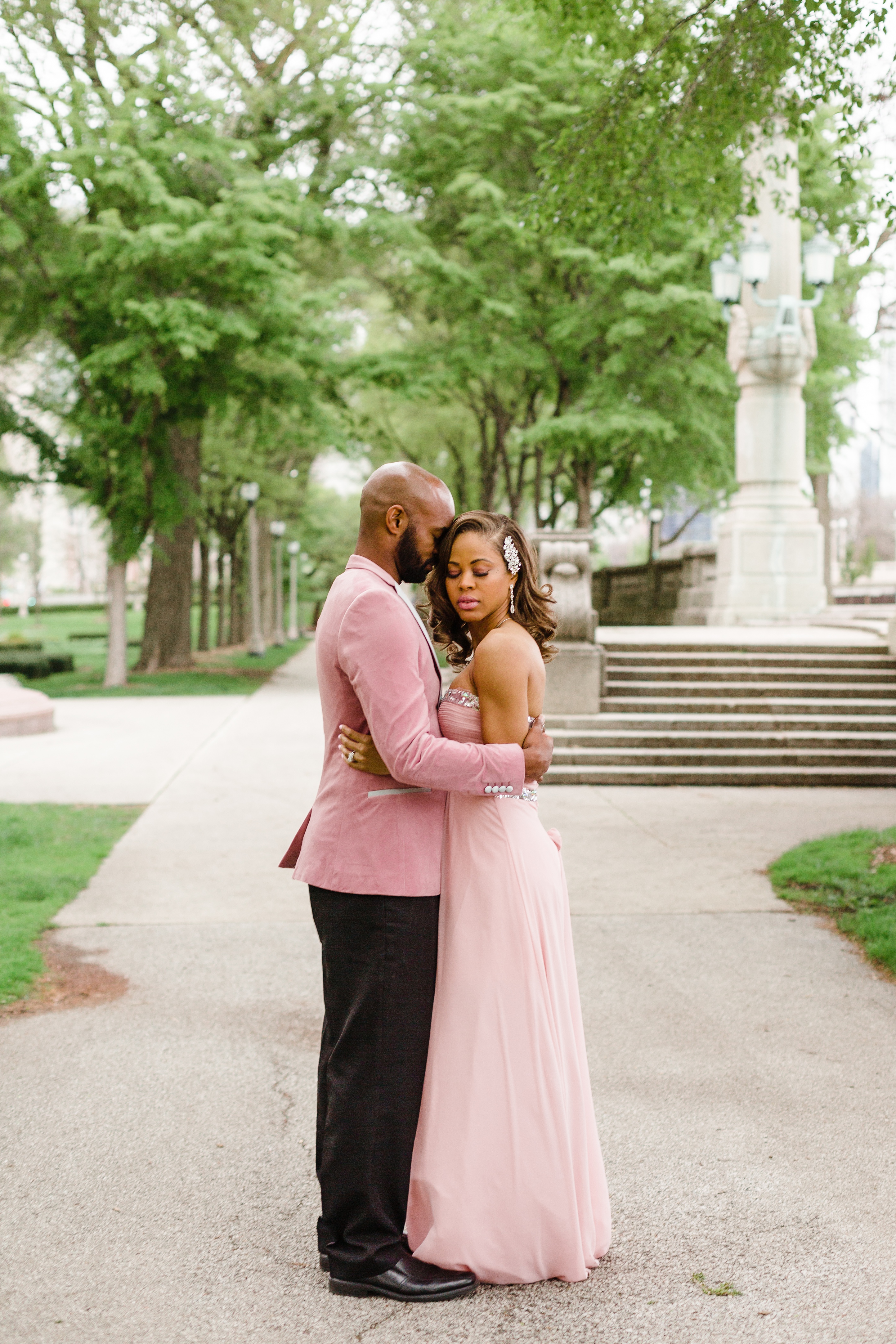 Elegant Grant Park Formal Gardens Engagement Session