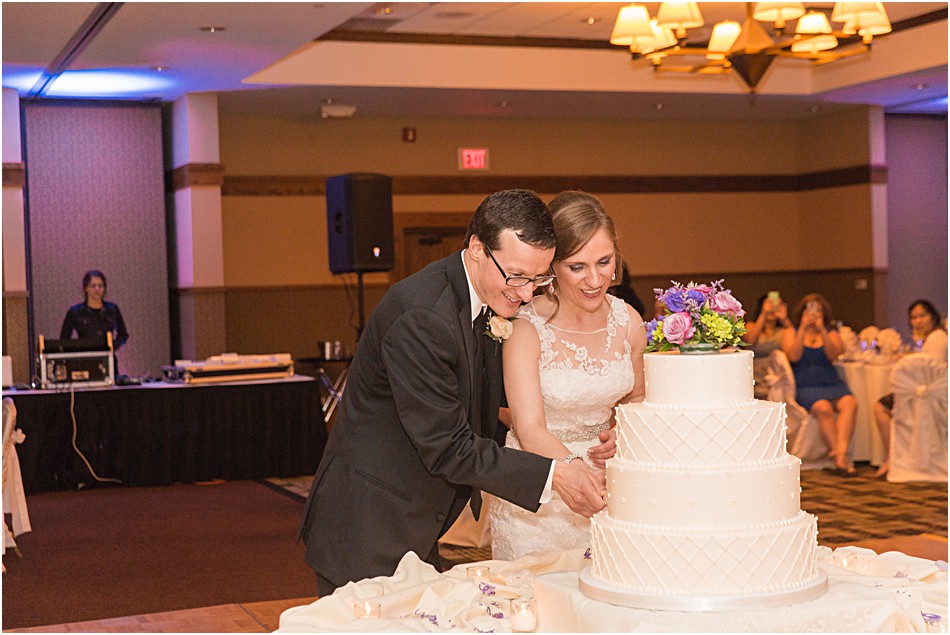Libertyville_DoubleTreee_Wedding_0058.jpg