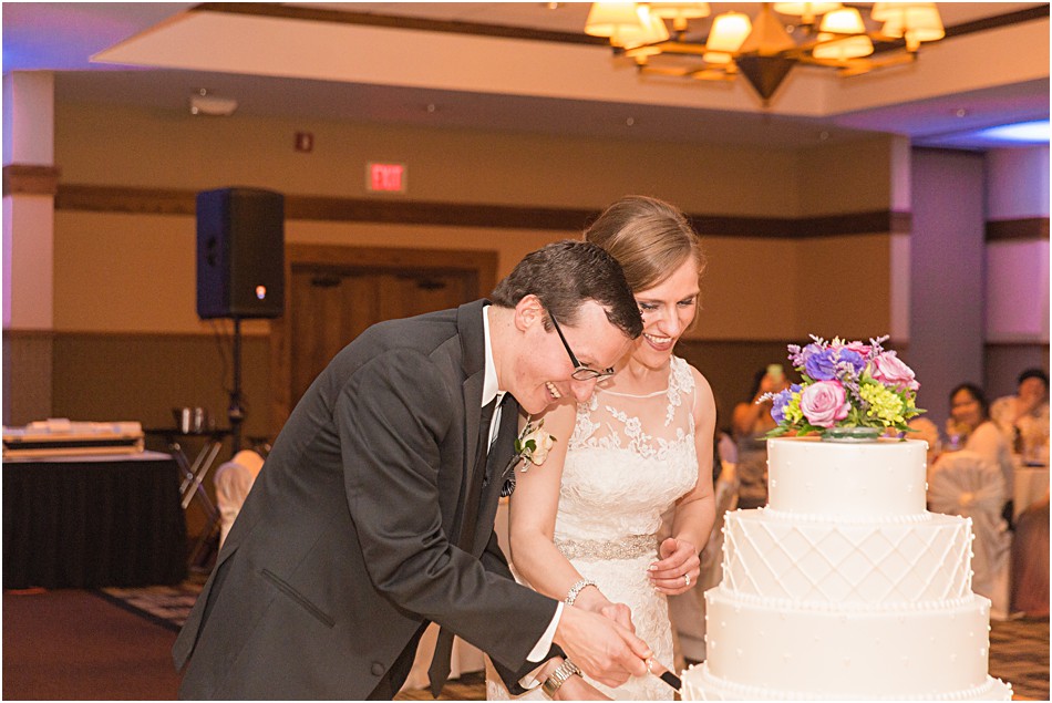 Libertyville_DoubleTreee_Wedding_0059.jpg