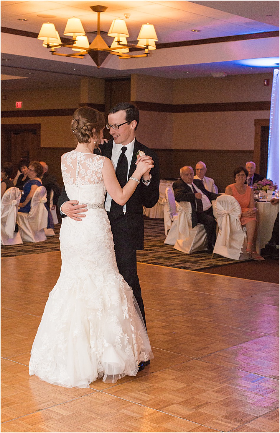 Libertyville_DoubleTreee_Wedding_0066.jpg