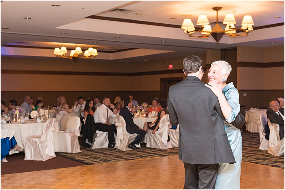 Libertyville_DoubleTreee_Wedding_0071.jpg