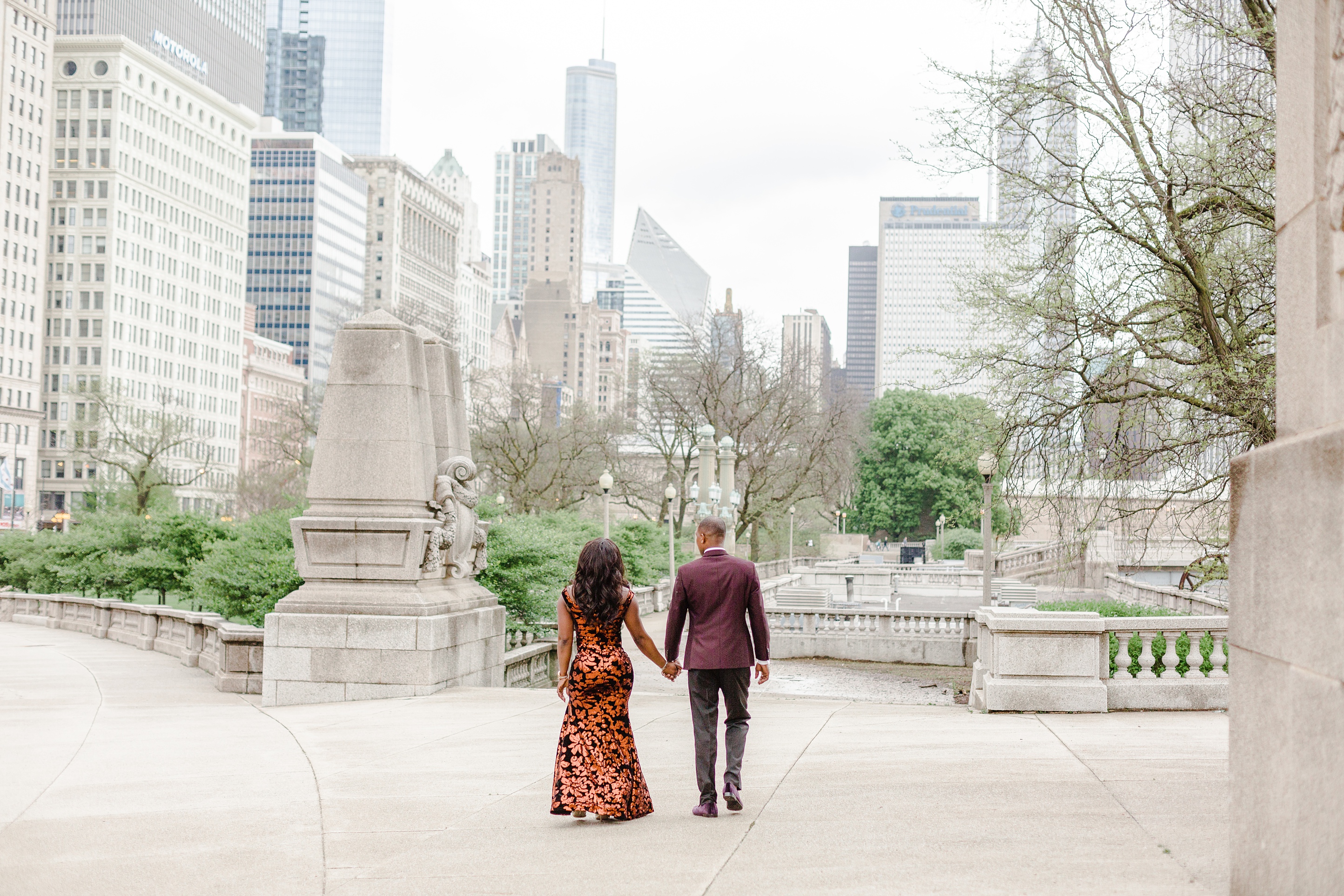 Stunning Downtown Chicago Engagement Photos_0002.jpg Chicago Engagement Photo
