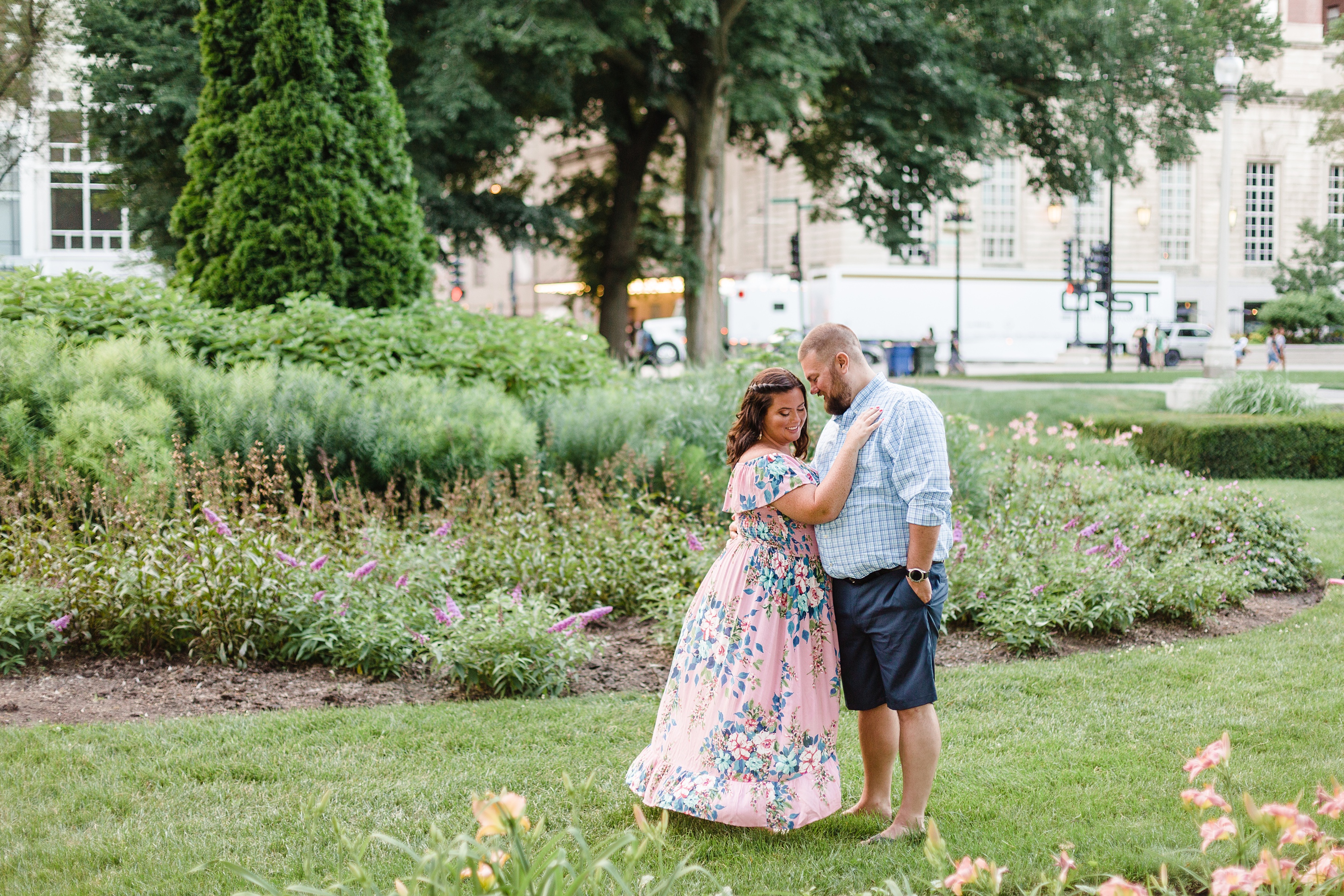 Summer Grant Park Engagement Photos_0003.jpg Summer Grant Park Engagement Photos_0003.jpg